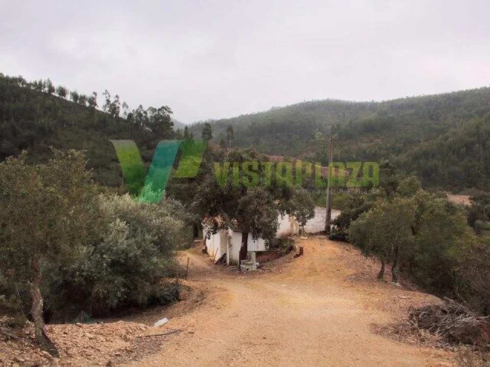 Quinta T3 para Venda em Monchique Foto 14