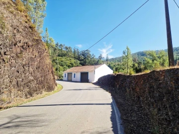 Quinta T3 para Venda em Monchique