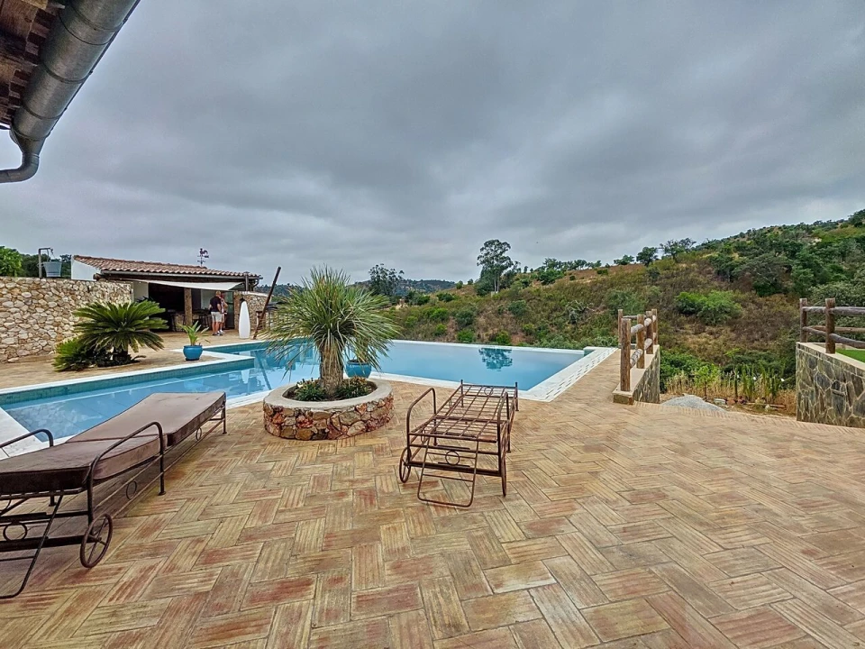 Moradia T3 para Venda em Alte Foto 19