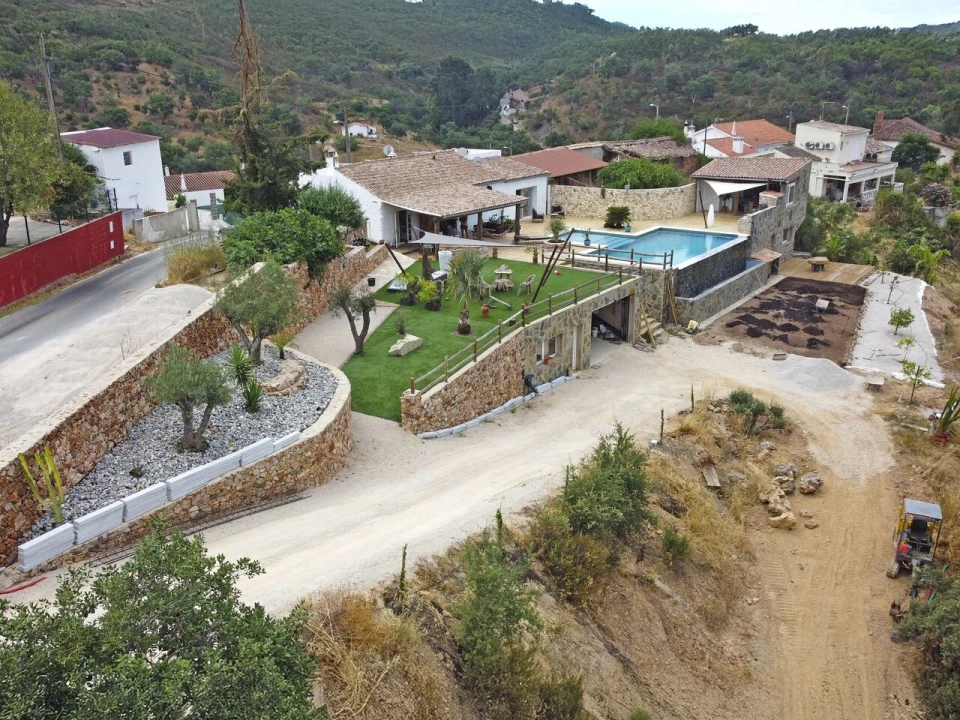 Moradia T3 para Venda em Alte Foto 1