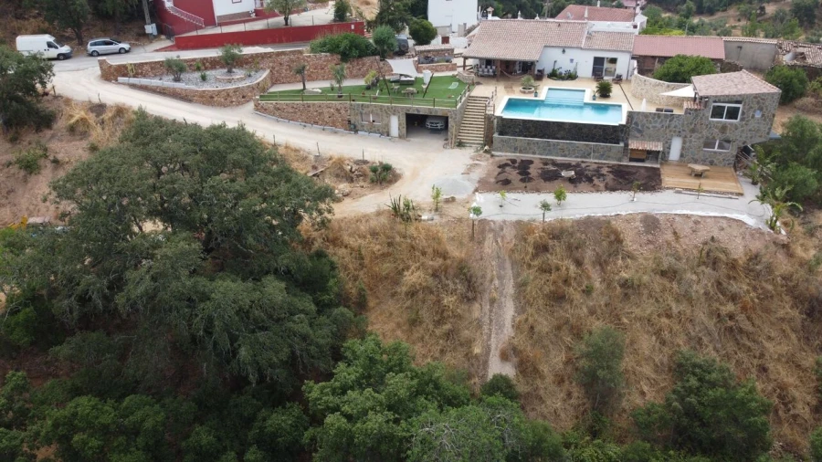 Moradia T3 para Venda em Alte Foto 31