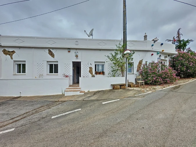 Moradia T3 para Venda em Alte Foto 37