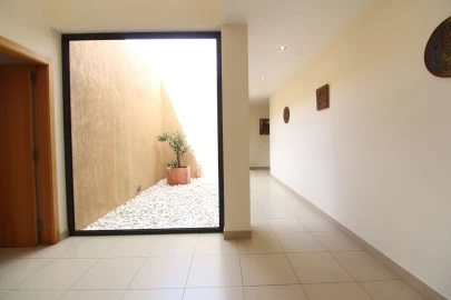 Moradia T5 para Venda em Lagos (São Sebastião e Santa Maria)