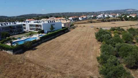 Terreno para Venda em Albufeira e Olhos de Água