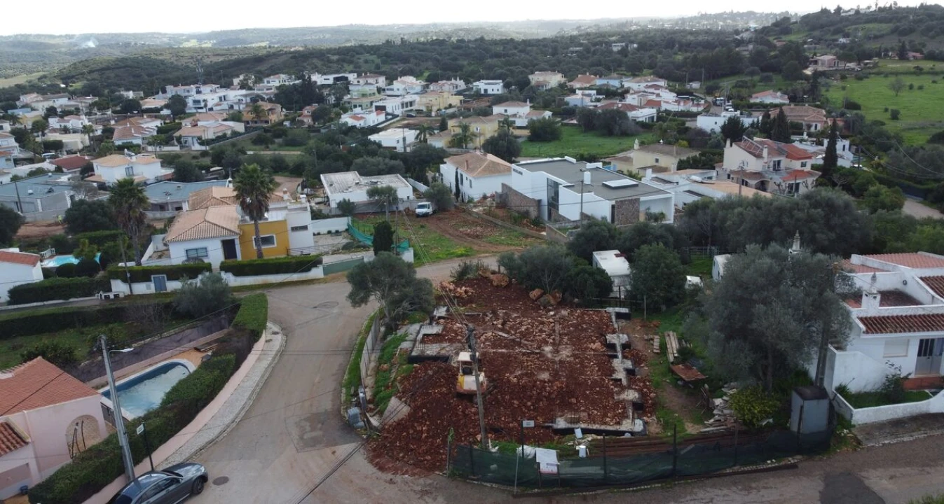 Moradia T4 para Venda em Mexilhoeira Grande Foto 24