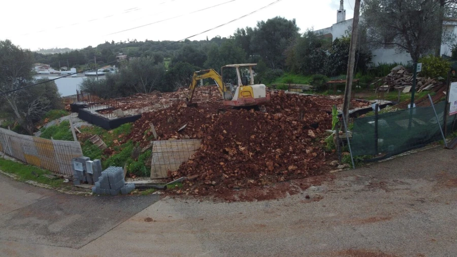 Moradia T4 para Venda em Mexilhoeira Grande Foto 23