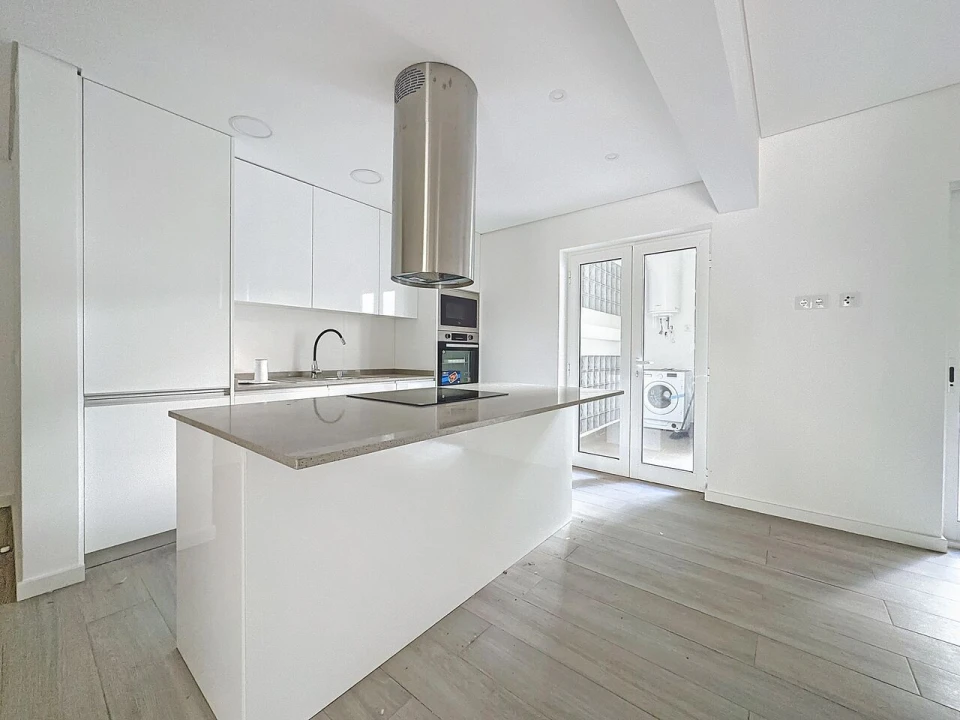 Apartamento T3 para Venda em Portimão Foto 3