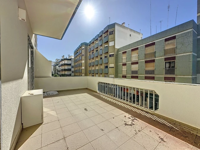 Apartamento T3 para Venda em Portimão Foto 14