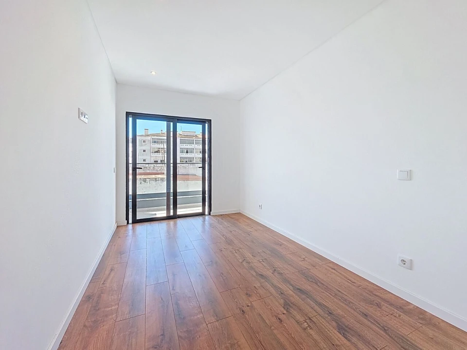 Apartamento T3 para Venda em Portimão Foto 17