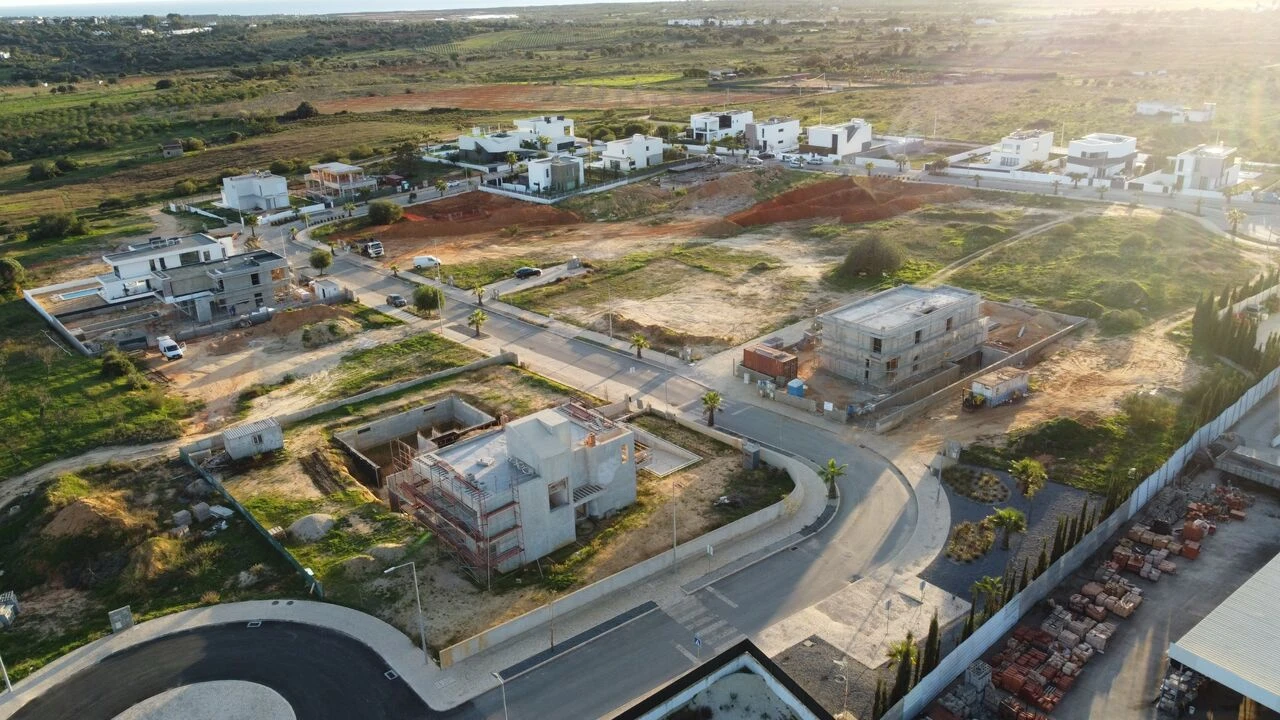 Terreno para Venda em Alcantarilha e Pêra Foto 2