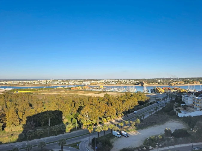 Apartamento T2 para Venda em Portimão Foto 11
