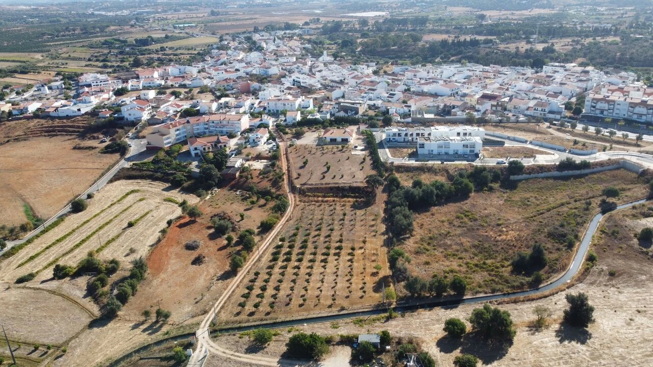 Terreno para Venda em Odiaxere Foto 1