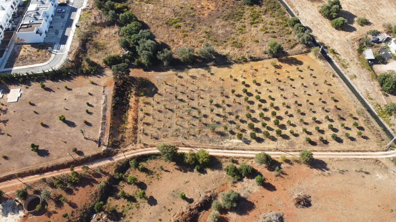 Terreno para Venda em Odiaxere Foto 2