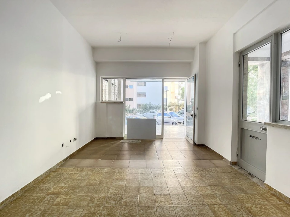 Loja para Arrendamento em Portimão Foto 4