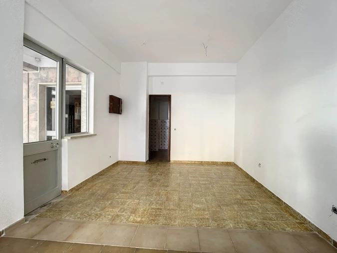 Loja para Arrendamento em Portimão Foto 9