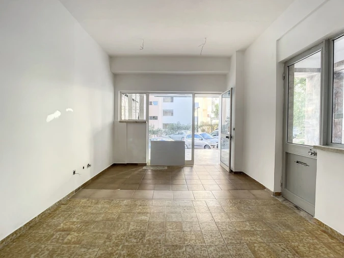 Loja para Arrendamento em Portimão Foto 4