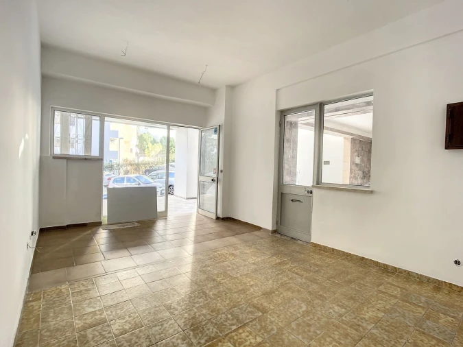 Loja para Arrendamento em Portimão Foto 10