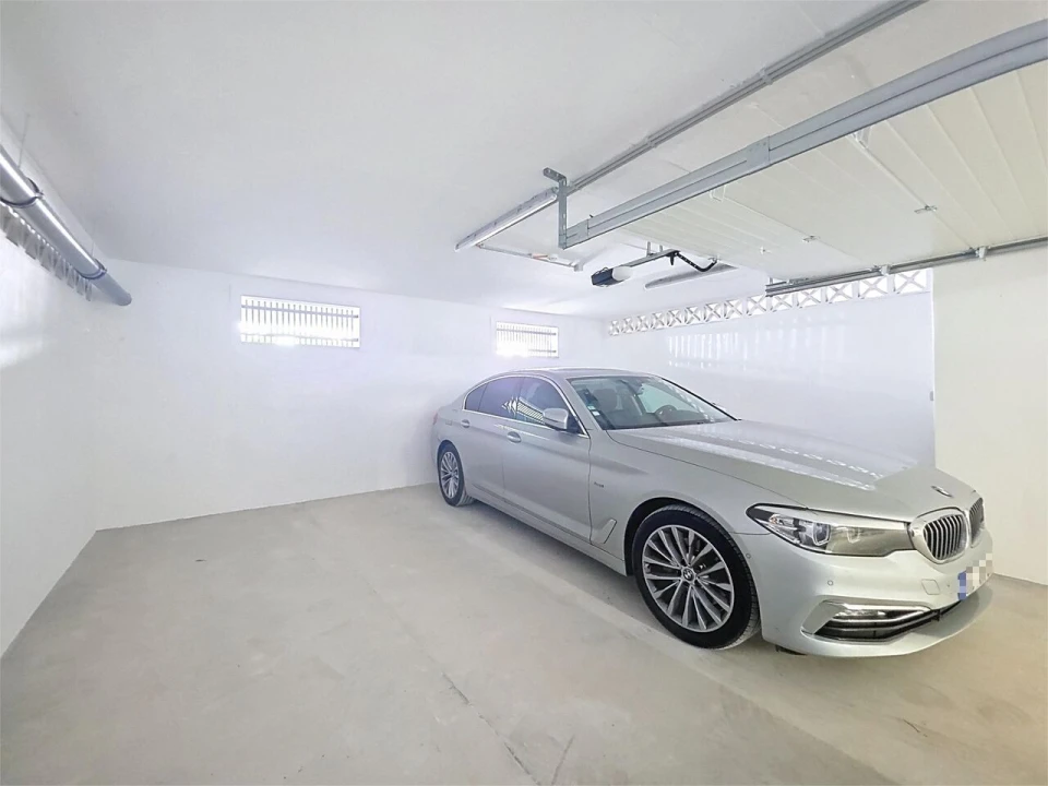 Garagem para Venda em Alvor Foto 1