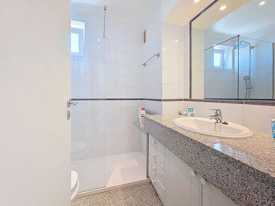 Apartamento T3 para Venda em Portimão Foto 9