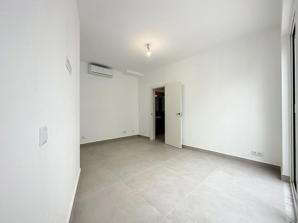 Moradia T12 para Venda em Portimão Foto 30