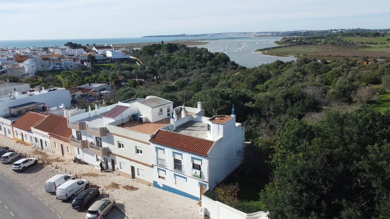 Prédio para Venda em Alvor Foto 3