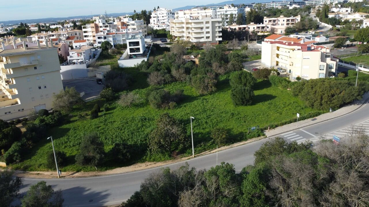 Terreno para Venda em Alvor Foto 3