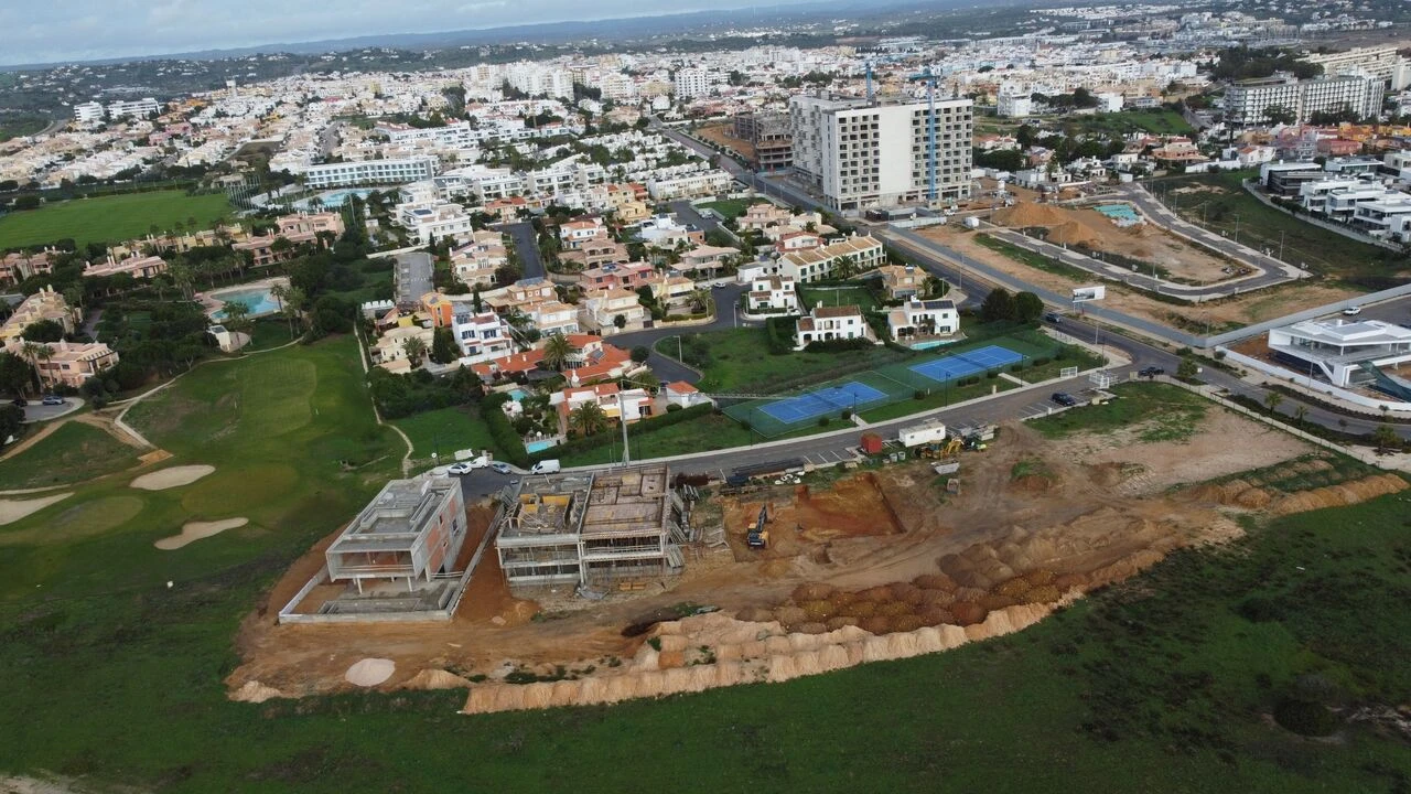 Moradia T4 para Venda em Lagos (São Sebastião e Santa Maria) Foto 16
