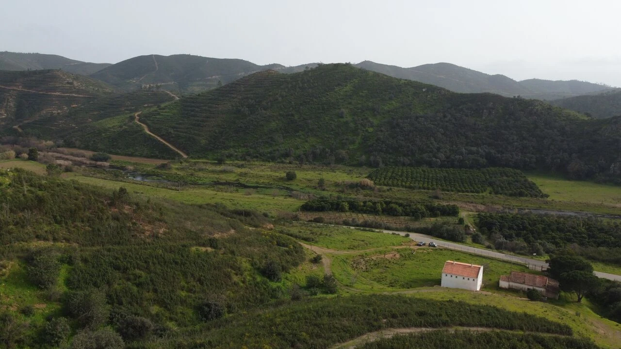 Quinta T2 para Venda em Alferce Foto 9