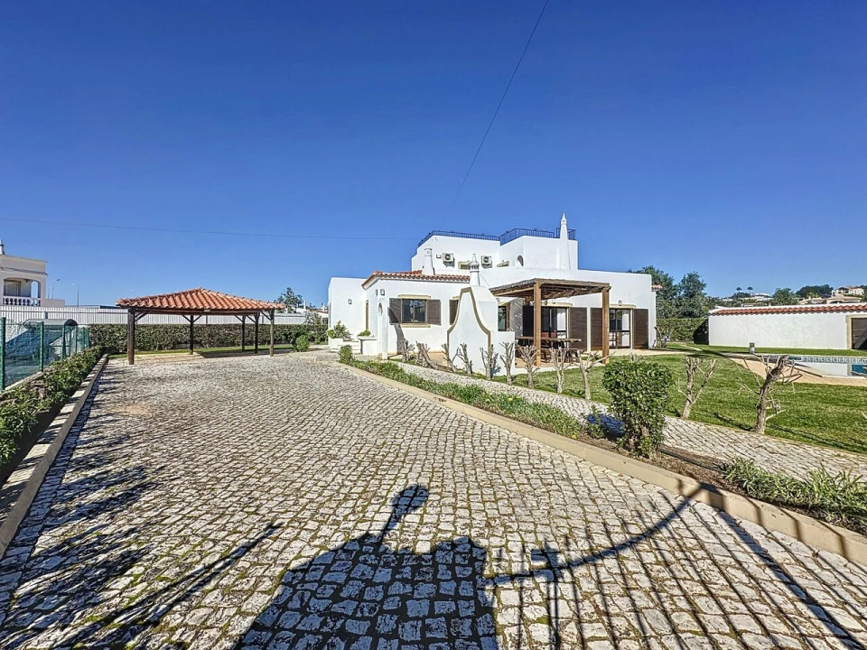 Moradia T5 para Venda em Guia Foto 23
