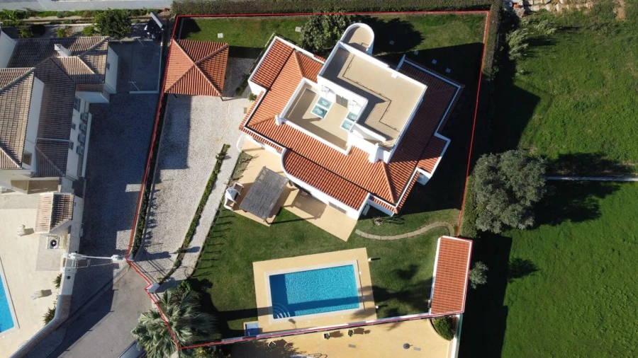 Moradia T5 para Venda em Guia Foto 35