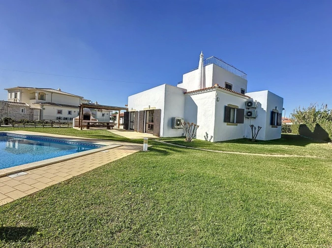 Moradia T5 para Venda em Guia Foto 38