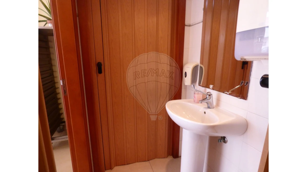 Loja para Venda em Cartaxo e Vale da Pinta Foto 32