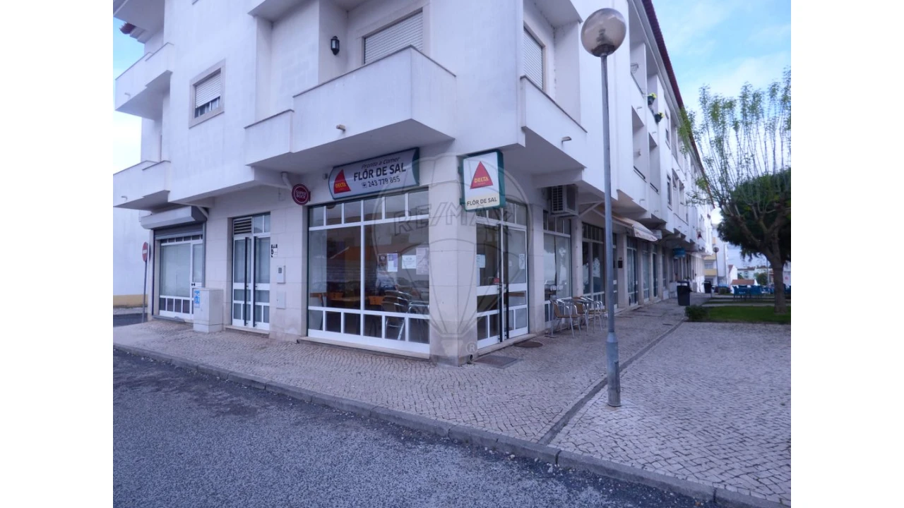 Loja para Venda em Cartaxo e Vale da Pinta Foto 2