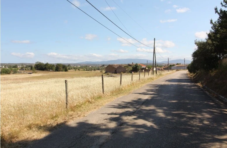 Terreno para Venda em Odiaxere Foto 1