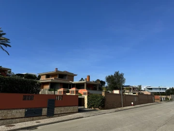 Moradia T4 para Venda em Lagos (São Sebastião e Santa Maria)