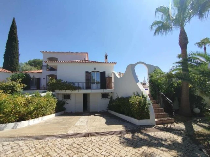 Moradia T5 para Venda em Santa Barbara de Nexe Foto 17