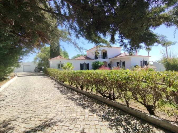 Moradia T5 para Venda em Santa Barbara de Nexe Foto 18