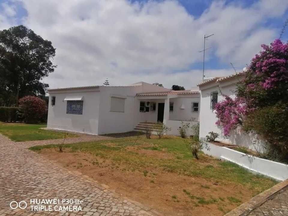 Moradia T4 para Venda em Mexilhoeira Grande Foto 8