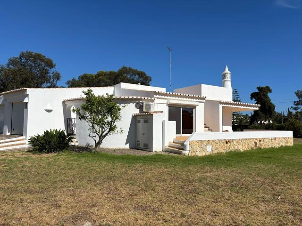 Moradia T4 para Venda em Mexilhoeira Grande Foto 11