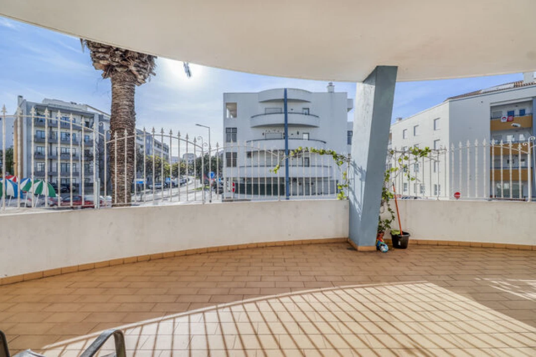 Apartamento T2 para Venda em Quarteira Foto 13