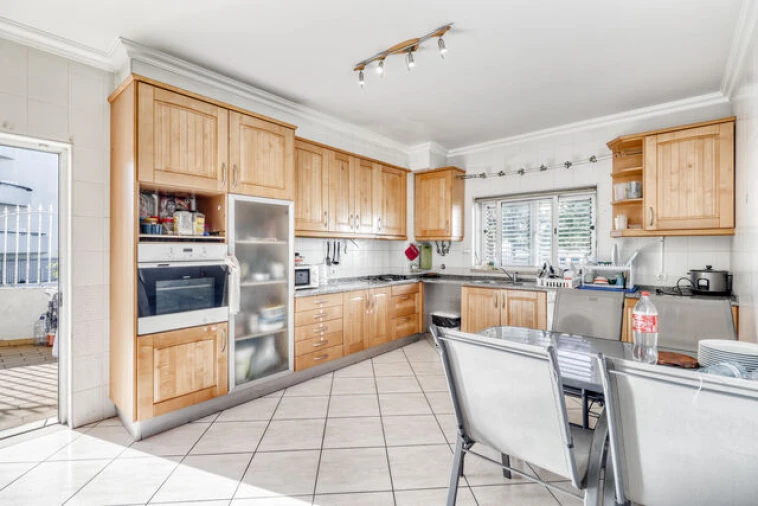 Apartamento T2 para Venda em Quarteira Foto 5