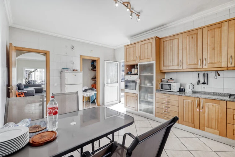 Apartamento T2 para Venda em Quarteira Foto 6