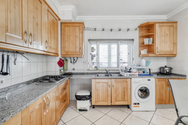 Apartamento T2 para Venda em Quarteira Foto 7