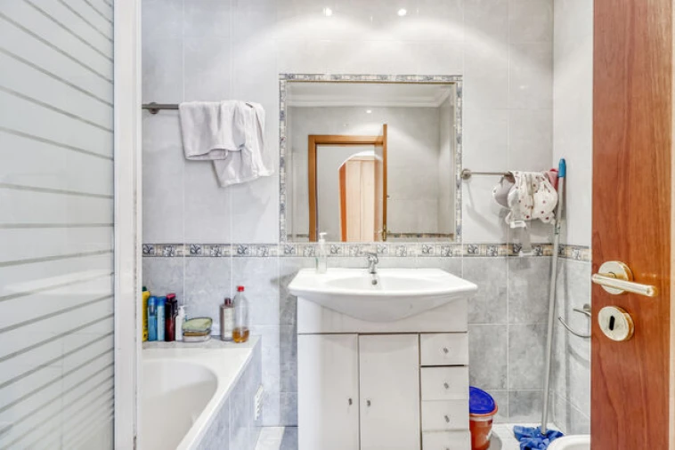 Apartamento T2 para Venda em Quarteira Foto 9