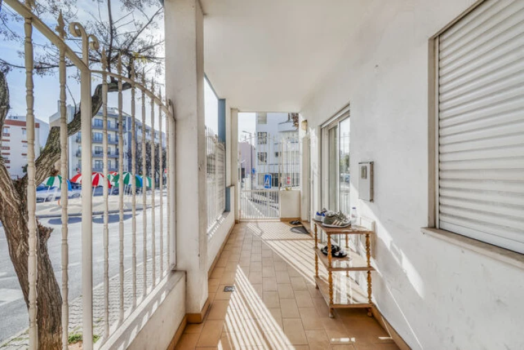 Apartamento T2 para Venda em Quarteira Foto 12