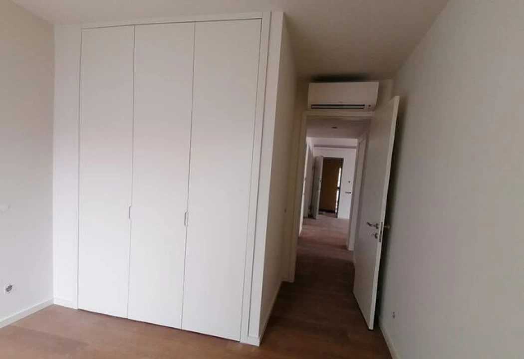 Apartamento T0 para Venda em Alvor Foto 7
