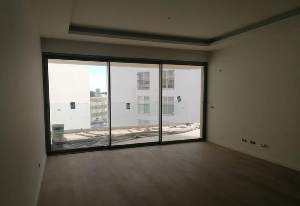 Apartamento T0 para Venda em Alvor Foto 11