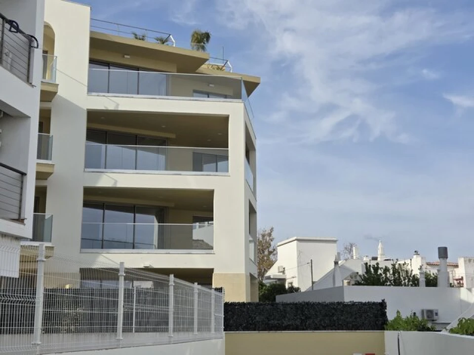 Apartamento T0 para Venda em Alvor Foto 13