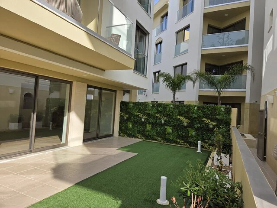 Apartamento T0 para Venda em Alvor Foto 15