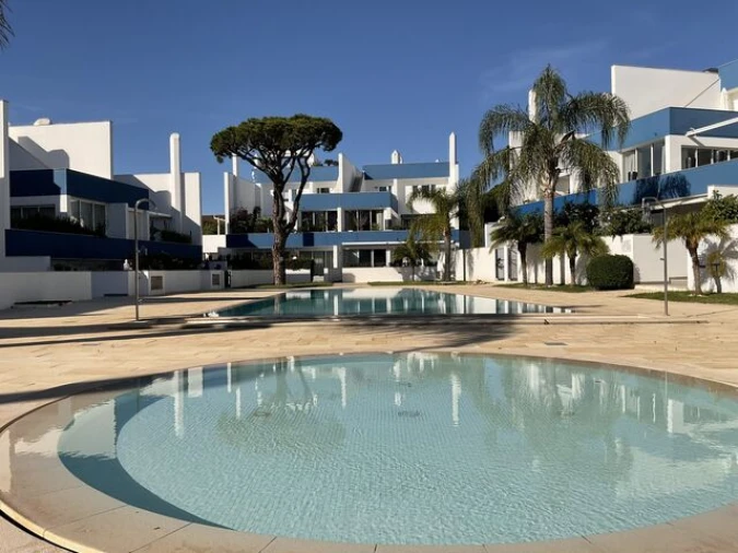 Apartamento T2 para Venda em Quarteira Foto 16